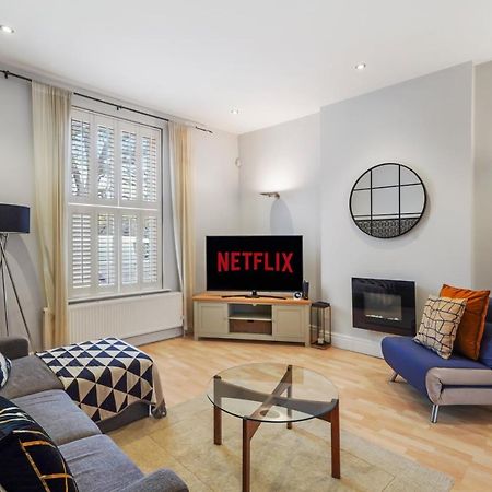 Villa Pristine Stylish Townhouse On The Stray! - Sleeps 9 Harrogate Exterior foto