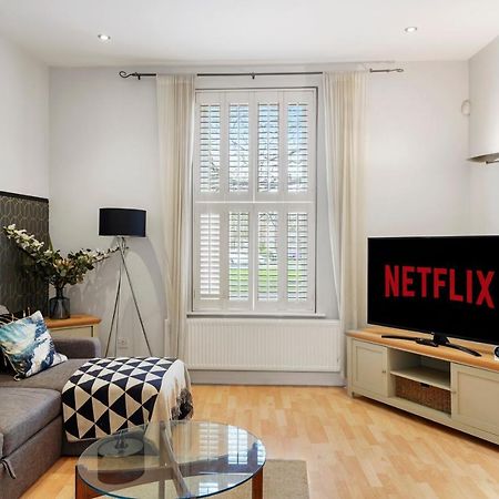 Villa Pristine Stylish Townhouse On The Stray! - Sleeps 9 Harrogate Exterior foto