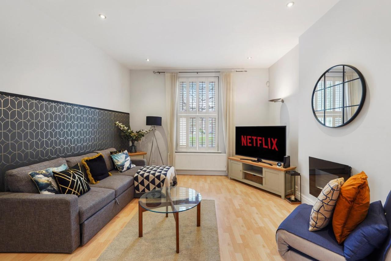 Villa Pristine Stylish Townhouse On The Stray! - Sleeps 9 Harrogate Exterior foto