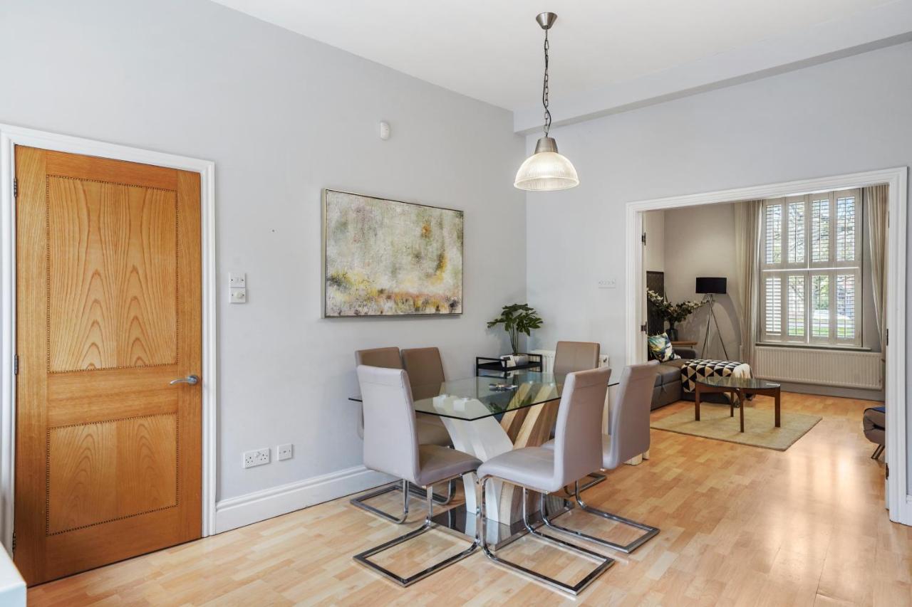 Villa Pristine Stylish Townhouse On The Stray! - Sleeps 9 Harrogate Exterior foto